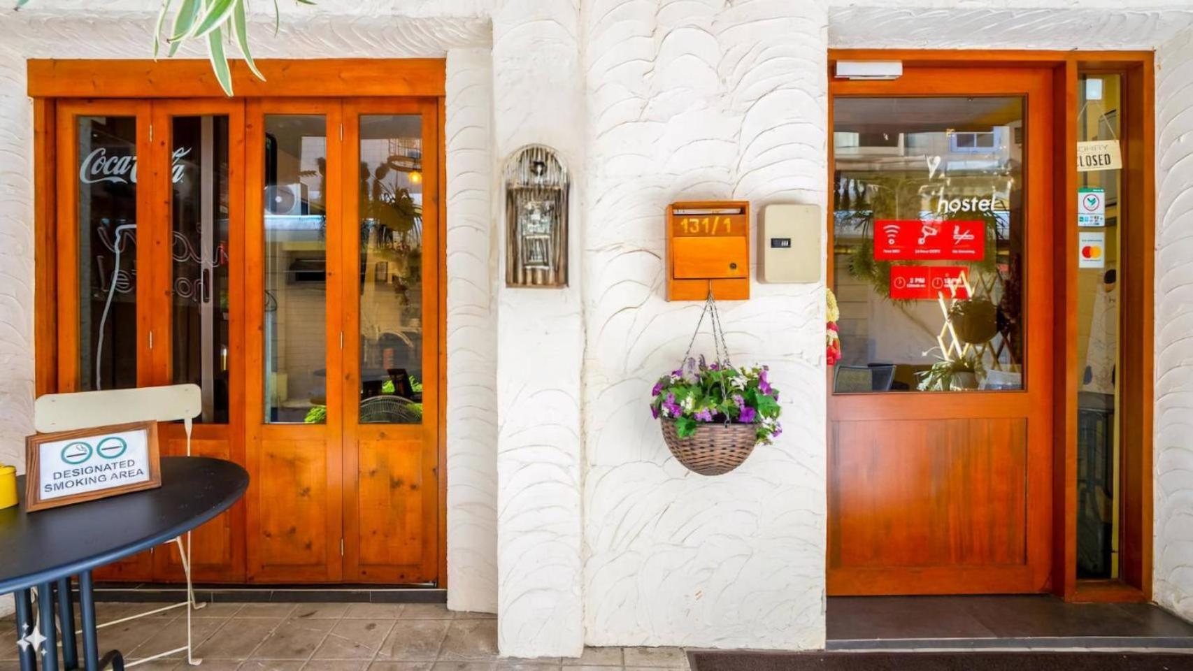 100 Years Building Bangkok Old Town By Seen Hostel Luaran gambar