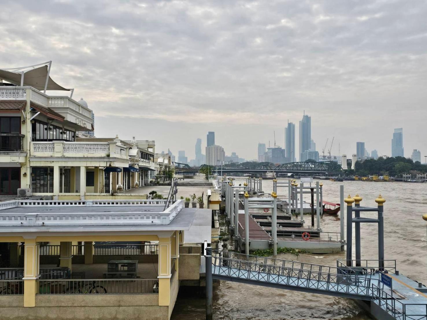 100 Years Building Bangkok Old Town By Seen Hostel Luaran gambar